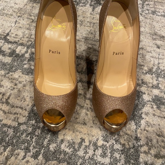 Christian Louboutin Shoes - 🎄🎉 Must go- make offer! Size 7 Glitter Louboutins